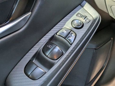 Used 2025 Nissan Sentra SR w/ Midnight Edition image 21