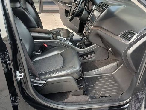 Used 2019 Dodge Journey Crossroad FWD image 14