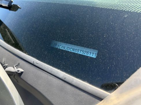 Used 2025 Jeep Compass Limited image 29