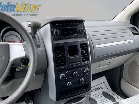 Used 2010 Dodge Grand Caravan SE FWD image 13
