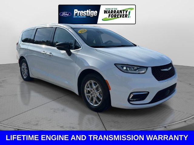 Used 2024 Chrysler Pacifica Touring-L FWD image 1
