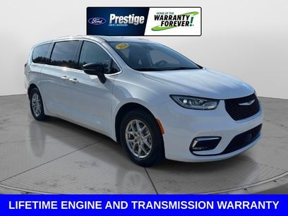 Used 2024 Chrysler Pacifica Touring-L