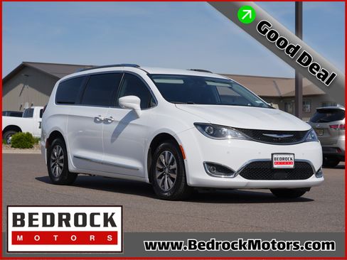 Used 2020 Chrysler Pacifica Touring-L Plus w/ Advanced Safetytec Group FWD image 1