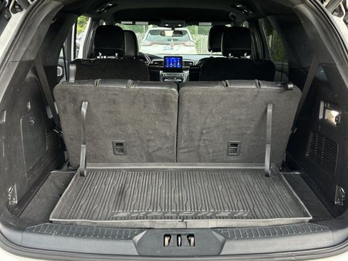 Used 2020 Ford Explorer XLT w/ Equipment Group 202A AWD/4WD image 29