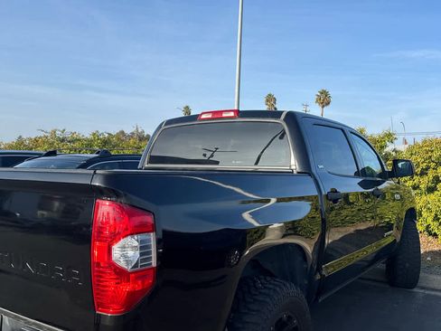 Used 2017 Toyota Tundra SR5 image 6