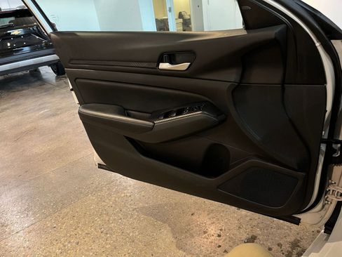 Used 2025 Nissan Altima 2.5 SV image 18