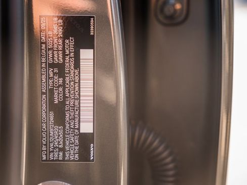 New 2026 Volvo XC40 B5 Ultra w/ Protection Package Premier image 41