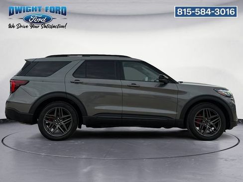 Certified 2025 Ford Explorer ST AWD/4WD image 6