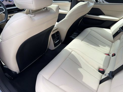 Used 2025 BMW M440i RWD image 11