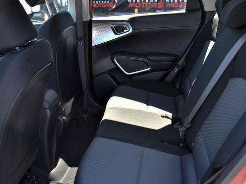 Used 2024 Kia Soul LX w/ Option Group 015 FWD image 30