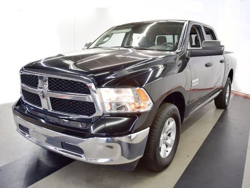 Used 2023 RAM 1500 Classic SLT w/ Trailer & Traction Group image 4