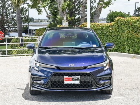 Used 2026 Toyota Corolla SE FWD image 2