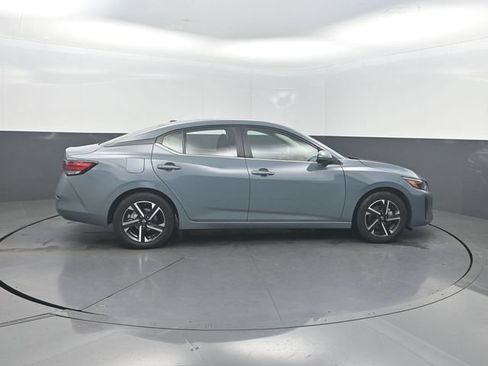 Used 2025 Nissan Sentra SV FWD image 31