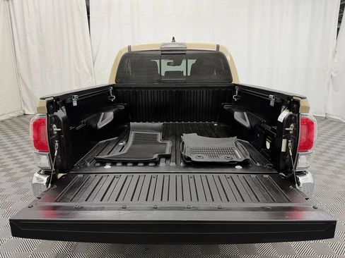 Used 2020 Toyota Tacoma TRD Off-Road AWD/4WD image 26