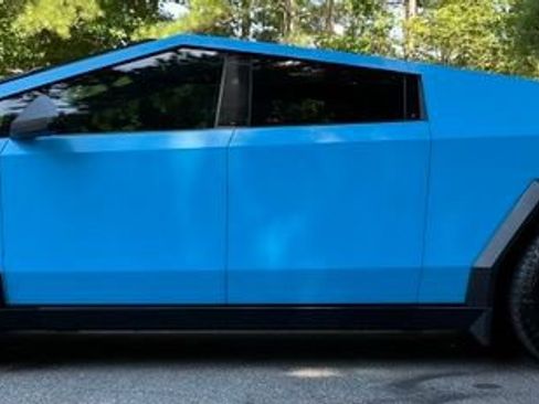 Used 2024 Tesla Cybertruck AWD Crew Cab image 4