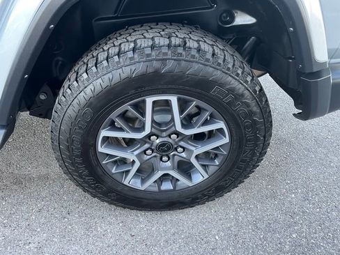 Used 2024 Jeep Wrangler Unlimited Sahara AWD/4WD image 18