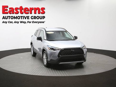 Used 2025 Toyota Corolla Cross LE FWD image 49