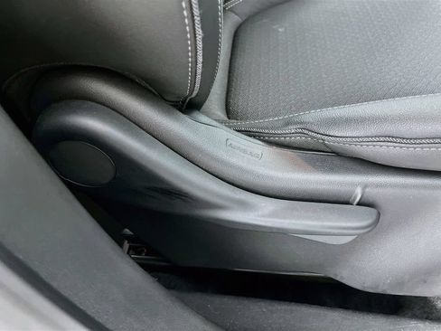 Used 2025 Buick Encore GX Preferred FWD image 32