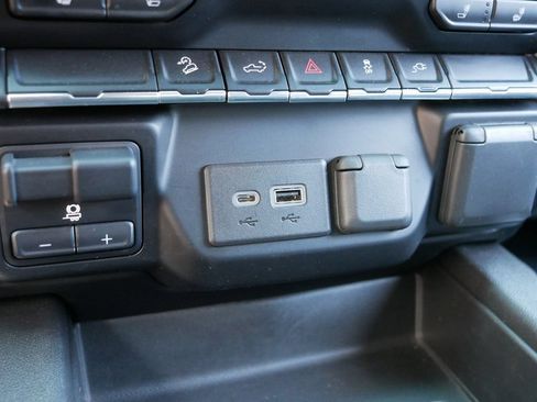 Used 2022 Chevrolet Silverado 1500 LT Trail Boss w/ Convenience Package II AWD/4WD image 26