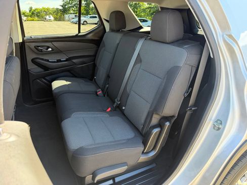 Used 2020 Chevrolet Traverse LS AWD/4WD image 23