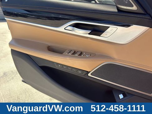 Used 2022 BMW 750i xDrive w/ Executive Package AWD/4WD image 27