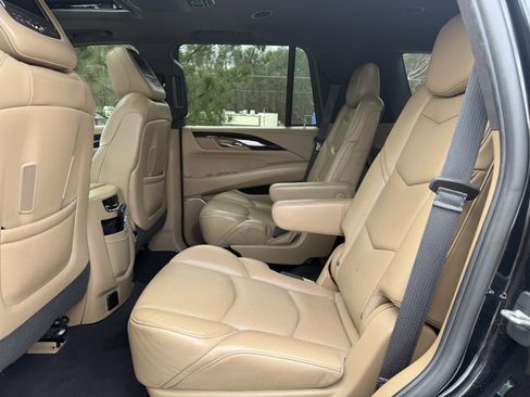 Used 2019 Cadillac Escalade Platinum image 38