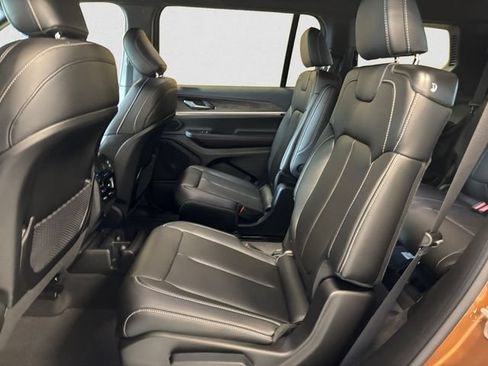 New 2026 Jeep Grand Cherokee L Limited w/ Limited Altitude Package AWD/4WD image 14