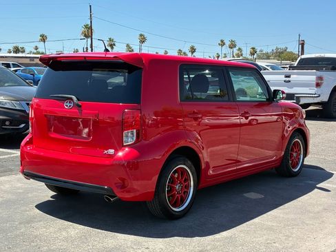 Used 2013 Scion xB FWD image 9