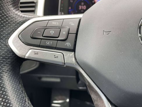 Used 2022 Volkswagen Atlas Cross Sport SEL R-Line AWD/4WD image 24