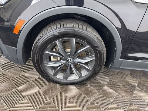 Used 2022 Volkswagen Tiguan SE AWD/4WD image 26