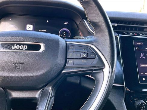 Certified 2022 Jeep Grand Cherokee L Laredo image 30