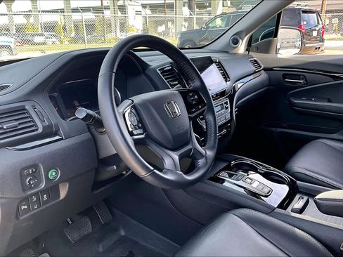 Used 2020 Honda Pilot Touring image 16