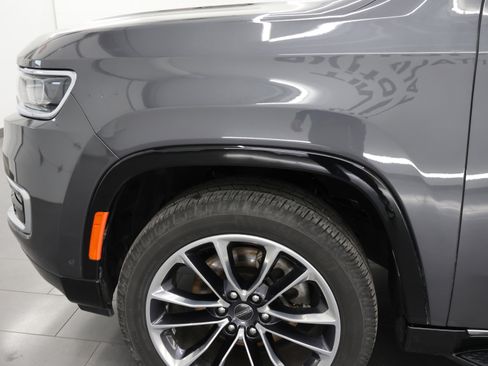 Used 2022 Jeep Wagoneer Series II w/ Premium Group I AWD/4WD image 33