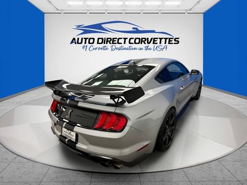 Used 2021 Ford Mustang Shelby GT500 w/ Carbon Fiber Track Pack RWD image 8