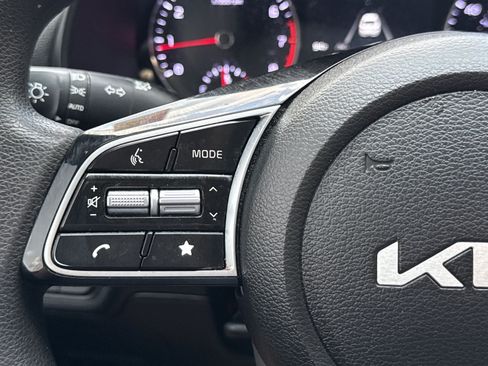 Used 2024 Kia Forte LXS w/ LXS Technology Package FWD image 19
