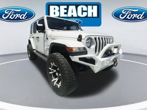 Used 2018 Jeep Wrangler Unlimited Sahara AWD/4WD image 1