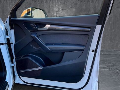 Used 2024 Audi SQ5 Premium Plus w/ Premium Plus Package image 28