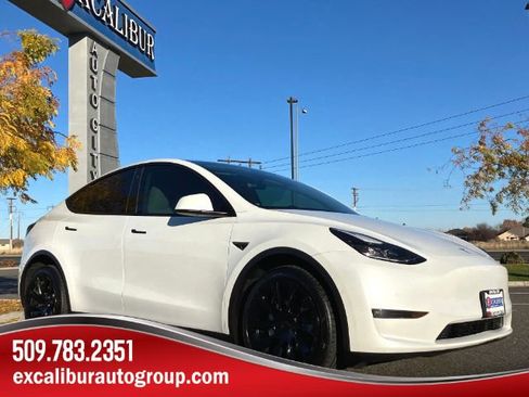 Used 2022 Tesla Model Y Long Range image 51