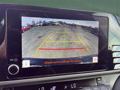 Used 2025 Toyota Camry SE w/ Convenience Package image 29