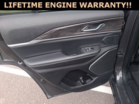 Used 2024 Jeep Grand Cherokee Limited 4xe image 15