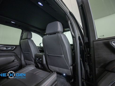 Used 2024 Chevrolet Suburban RST w/ Luxury Package AWD/4WD image 36