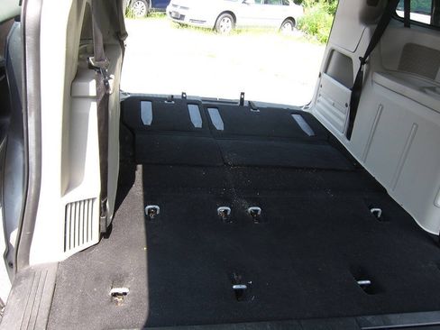 Used 2019 Dodge Grand Caravan SE FWD image 16