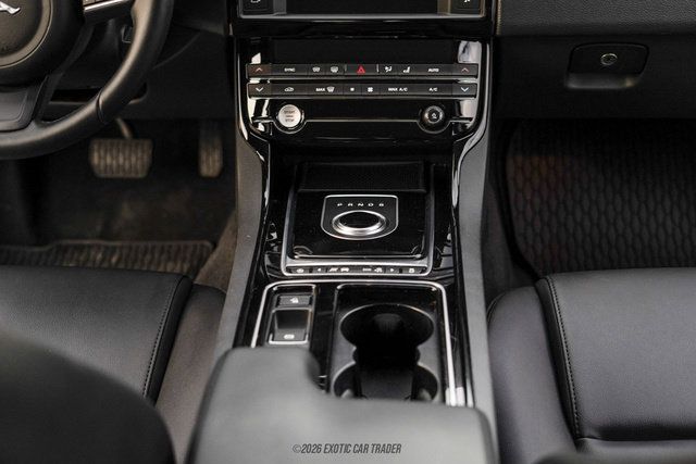 Used 2018 Jaguar XE Premium AWD/4WD image 67