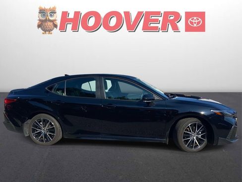 Used 2025 Toyota Camry SE FWD image 2