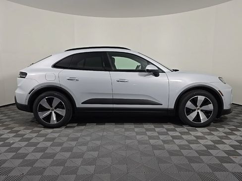 Certified 2025 Porsche Macan Electric RWD image 8