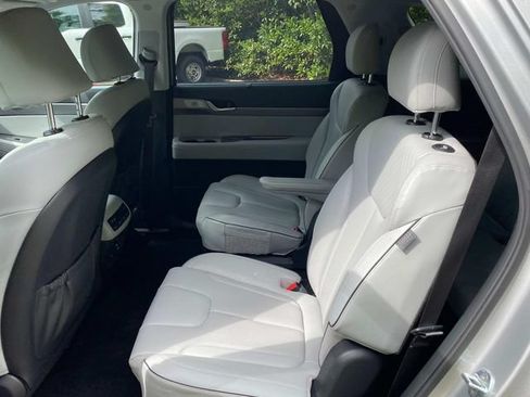 Used 2023 Hyundai Palisade SEL w/ Premium Package FWD image 9