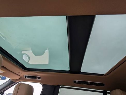 Used 2025 Land Rover Range Rover Long Wheelbase SE image 10