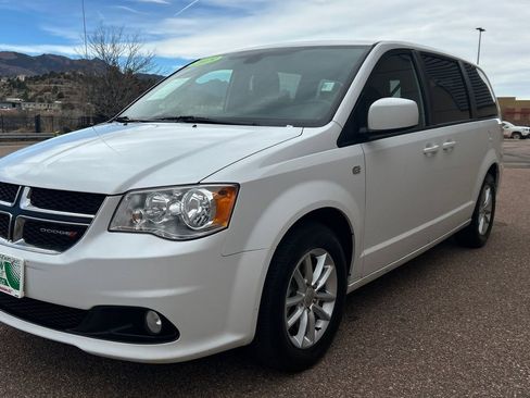 Used 2019 Dodge Grand Caravan SE image 18