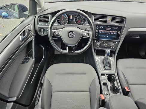 Used 2019 Volkswagen e-Golf SE w/ Driver Assistance Package image 13