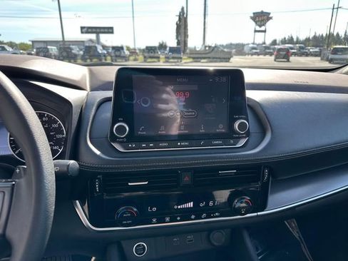 Used 2021 Nissan Rogue SV FWD image 15
